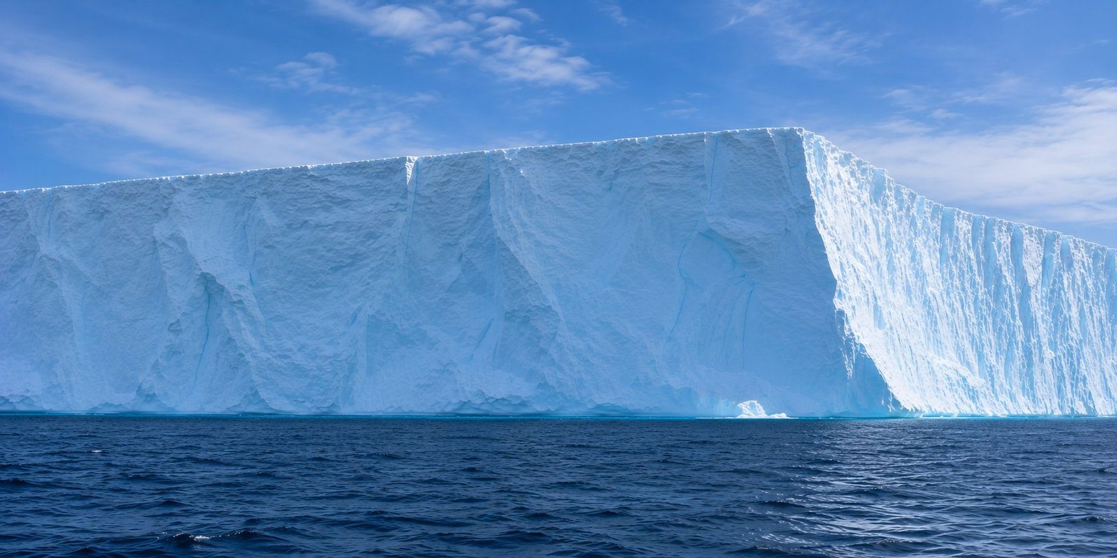 The ice wall of A23a rising from the Southern Ocean